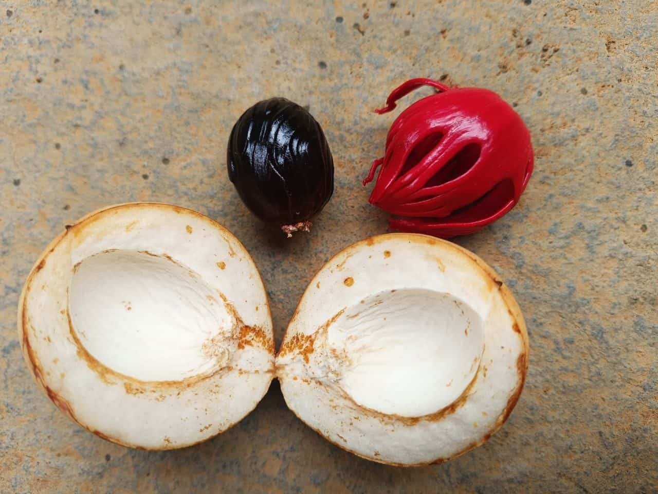 Organic Whole Nutmeg
